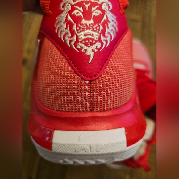 *NEW* Nike Lebron Witness 7 Size 14 - Picture 4 of 7